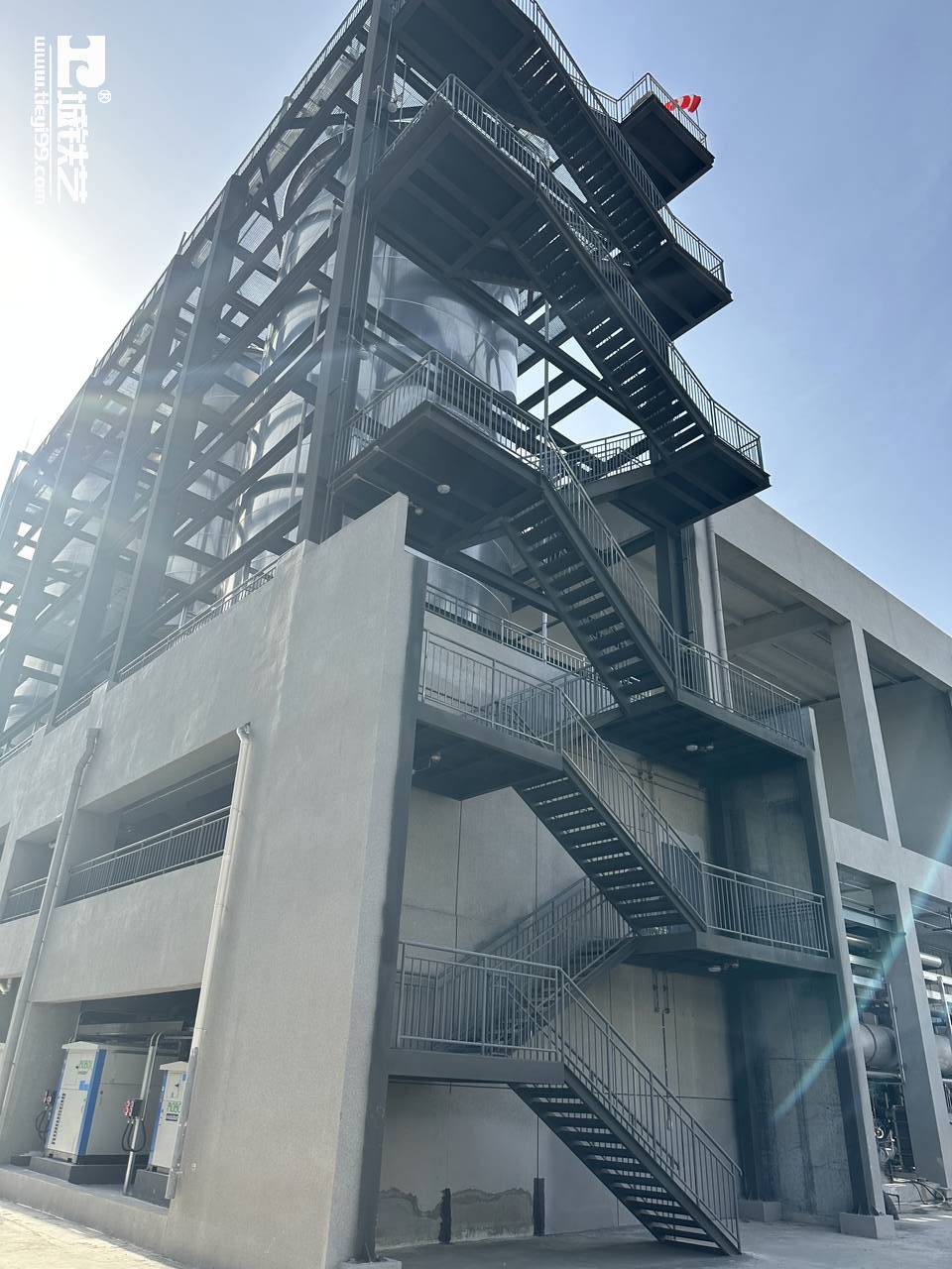钢构楼梯|钢结构楼梯|定制楼梯GGT2201-实景拍摄-万款铁艺栏杆之钢构楼梯-视频讲解-图5