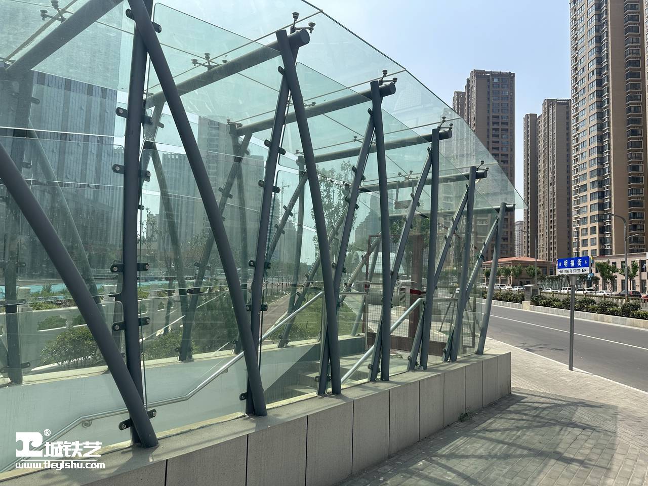 抖音万款铁艺栏杆计划第516期-铁艺廊架|钢结构框架|铁艺结构TLJ2301-实景拍摄-图2