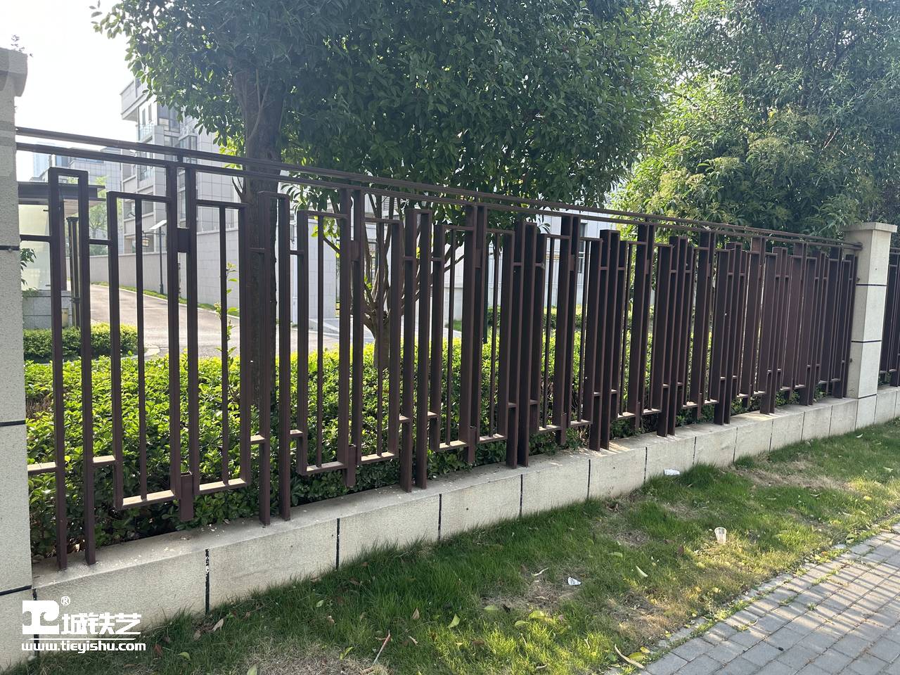 抖音万款铁艺栏杆第563期-视频讲解-铁艺围栏|铁艺围墙|围墙护栏TW23157-实景拍摄-图1